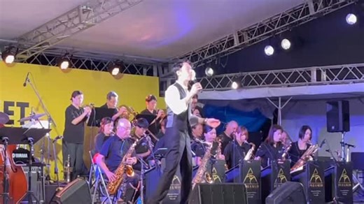 Toshiyuki Miyasaka on Instagram: "Fly Me To The Moon with 石川ジャズオーケストラ・ピラミッド 金沢ジャズストリート 2025 フィナーレ at いしかわ四高記念公演 2025.9.15 #宮坂俊行 #jazzsinger #franksinatra #bigband #jazz #malesinger"