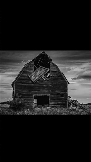 Exploring Abandoned Barns in North Dakota | Rustic Farm Photography & Vintage Rural Landscapes