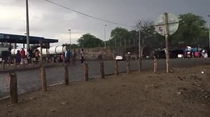 31K views · 132 reactions | WATCH: Situation at Beitbridge Border at the moment. Catch the next live crossing with reporter, Michael Appel, coming up on DStv 403 before 5pm. #Zimbabwe | eNCAnews | Facebook