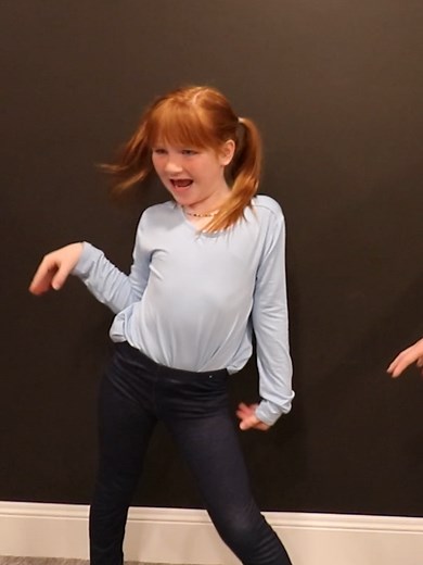 ADLEY TRANSFORMS into Malibu & Brooklyn!! after dressing up i put on a show like a real Dream Bestie #AD @barbie #aforadley #aforadleyclips #adley #shonduras #bestdayever #dreambesties #barbie #dance #dancing #fashion #dressup #hairstyle #besties #danceparty #show #makeover #malibu #brooklyn #friends