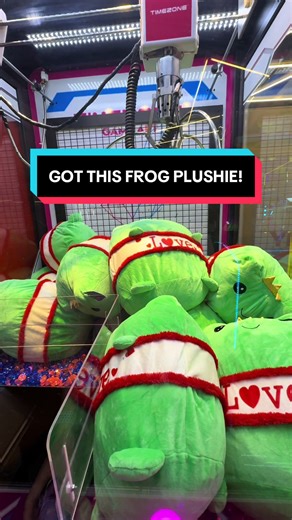 Catch Large Frog Plushies with Claw Machine Tips