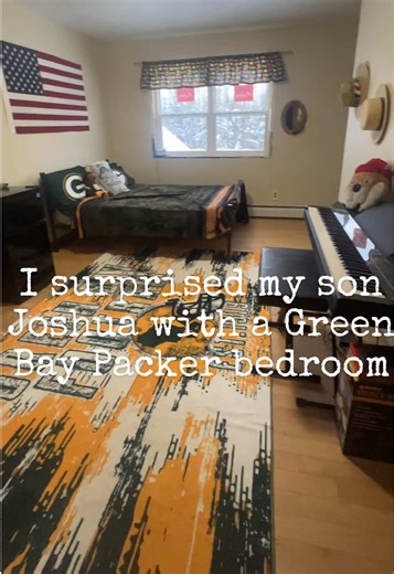 We surprised Joshua with a new painted bedroom that's pretty much a packer room. I'm gonna try and find more Green Bay Packers stuff to add to it, but he loves it and he really really really loves the Green Bay Packers part of it @Green Bay Packers #justthebells10 #momofboys #bedroommakeover #bedroominspo #housetour