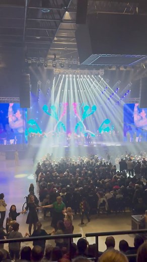 15K views · 318 reactions | Pe 17 mai ne vedem la Iasi: https://www.spectacoleiasi.ro/spectacole-iasi/basarabia-canta/ | Adriana Ochisanu Oficial | Facebook