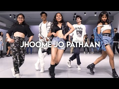 Jhoome Jo Pathaan Dance | Pathaan | Shah Rukh Khan | Deepika Padukone | Skool of hip hop