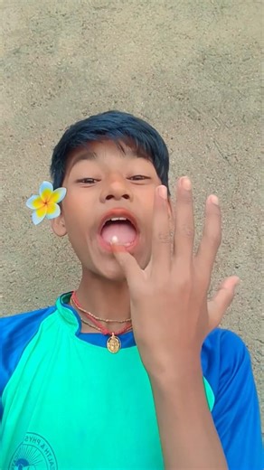 Kind grandpa eats watermelon hand🍉watermelon ice cream🍓beautiful #shorts