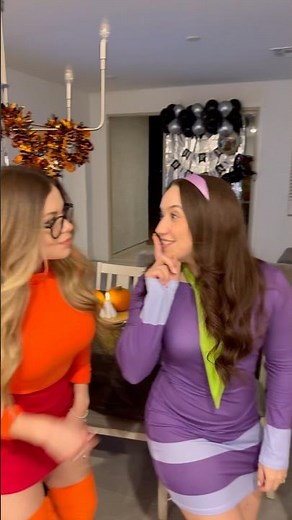 Scooby-Doo, where are you? 🕵️‍♂️🐾 #costume #scoobydoo #scooby #velma #daphne #halloween