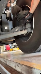 2.8K views · 2.9K reactions | Actros Steering System Repair – Tie Rod Removal. #MercedesActros #TruckRepair #ActrosRepair #TieRod #SteeringSystem #TruckMaintenance #DieselMechanic #TruckService #MechanicLife #Workshop | TIRMechanic | Facebook