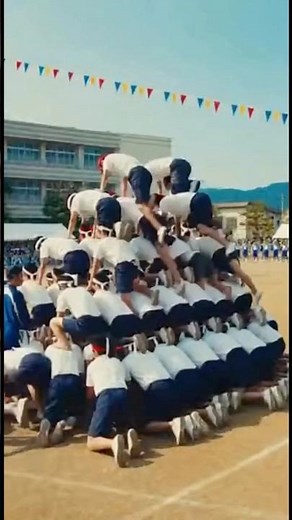 小学生が作る史上最も高い組体操