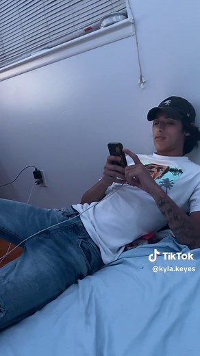 Kylakeyes (@kyla.keyes)’s videos with 4ThingsAManDoes - Kai Vinci