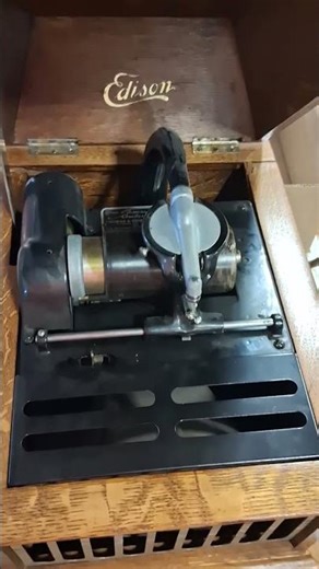 Lot # : 446 - Antique Edison Amberola 30 Cylinder Player