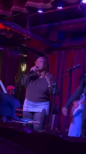 Ty so so much to @davidjonthe1 for allowing me to sing my song “Womanless” live for the FIRST TIME at @velvetwhipphilly 😁🤎 Such an honor to perform so many GREAT individuals! The full performance is now on YouTube! KEEP LISTENING TO THE ALBUM🤎🍯 📸: @junee.songs 🤎 | Monique Wilsonn