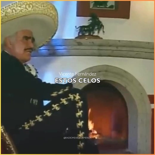 #rolóndelregional🤠// "Estos Celos" representa, sin lugar a dudas, uno de los temas más icónicos y apreciados del vasto repertorio de Vicente Fernández. Concebida como un himno desde su lanzamiento, la canción ha mantenido una profunda conexión emocional con sus seguidores. 🤩✨ Tras su publicación como primer sencillo del álbum "Para Siempre", su éxito fue rotundo, liderando las listas de popularidad del género regional mexicano en México y Estados Unidos. Considerada una gema de la música ranch