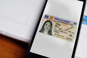 Hasta que llegue DNI 4.0 a los móviles, este es el truco que uso para llevar mi DNI en el teléfono