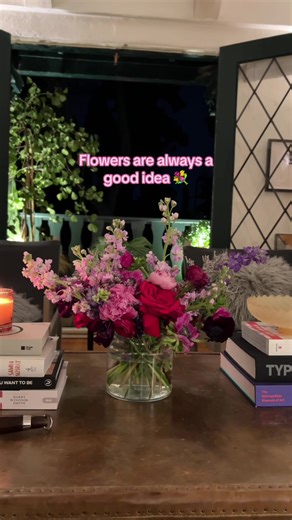 The best #flowerdelivery around 🌸 #flowerarrangement #diyflowerarrangement #floraldesign #flowertipsandtricks #flowers #diybouquet #flowerhack