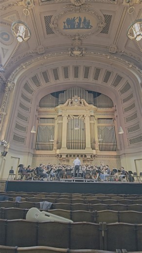 Another sneak peek of this weekend's upcoming presentation of Handel's Jephtha by Yale Schola Cantorum and Juilliard415, conducted by Nicholas McGegan. Here the groups are seen in rehearsal for the chorus "How dark, O Lord, are thy decrees!" Concerts will take place in New York City's Alice Tully Hall on November 8 at 7:30 p.m., and New Haven's Woolsey Hall on November 9 at 4 p.m. The Woolsey Hall concert is a free event. View details in the Upcoming Events at ism.yale.edu Video by Sam Denler Ya