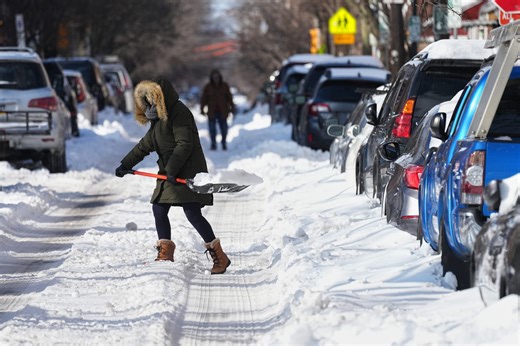 Toronto struggles through massive snow cleanup after Sunday