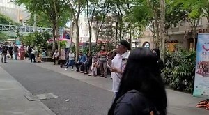 Tiba tiba Amir UK'S nyanyi depan Sogo... | Asam Bergaram