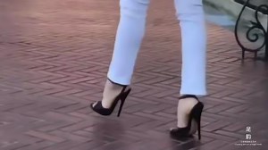 18厘米超高细高跟鞋，轻松驾驭，这技术太高超了！_高清1080P在线观看平台_腾讯视频