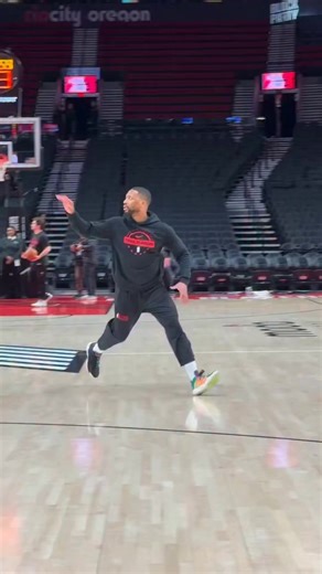 Getting work in at Moda before last night’s game. One day at a time! | Damian Lillard