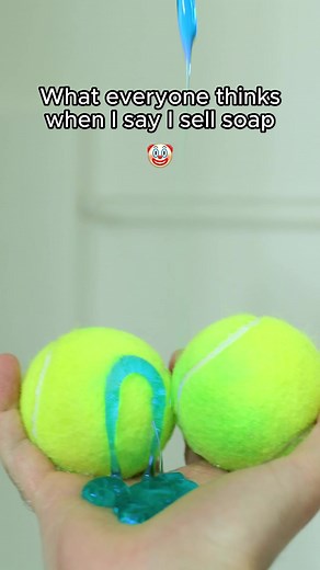 Extremely common Dr. Squatch W | Dr. Squatch