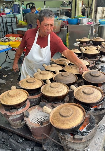 Famous 168 Claypot Chicken Rice in Pudu, Malaysia 📍 Location 168 Claypot Chicken Rice 💰 Price MYR 24 #chicken #foodie #viral