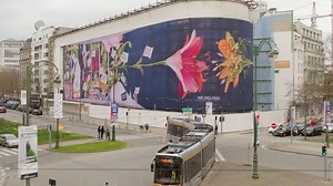 Une œuvre géante de l'artiste Laure Prouvost sur la façade du futur musée Kanal Pompidou - RTBF Actus