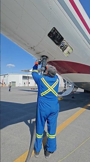 Refueling the Mighty Dash 7: A Spectacular Aviation Moment
