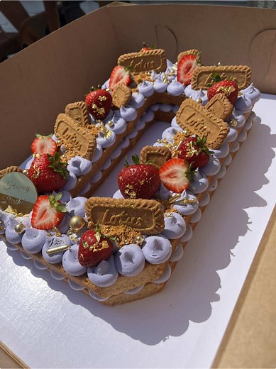 Delicious Vegan Character Cakes for Any Celebration