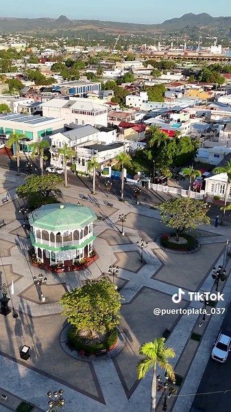 Explorando el Parque Central y la Catedral San Felipe