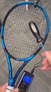 🔔 Stringer @simon_stringz testing his work 🏷 #Tennis #stringer | Functional Tennis