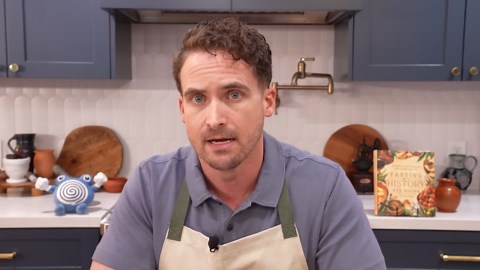 Making Ancient Roman Cheese Fritters (Encytum)