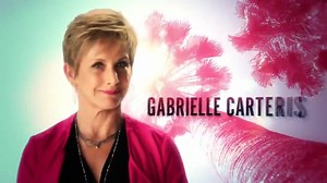 Arrêtez tout, voici le générique du reboot de "Beverly Hills 90210" ! https://bit.ly/2UHZXt7 Crédit : @ BH90210 | Vogue France