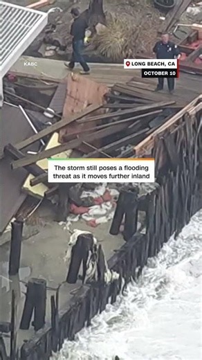 Waves destroy S. California homes