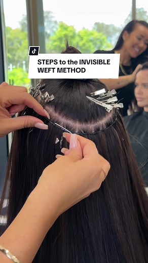 Here my honey’s is a simple breakdown of the INVISIBLE WEFT - Application STEPS👇🏽 1- Colour match / Density match 2- Placement / Bead application 3- Secure & Sew into place 4- Cut / Shape in 5- Style / Finish Ps. Who else has a bendy thumb like me 🤣👍🏽 #weft #weftextensions #invisibleweave #invisibleweft #invisiweft #gchair #gcsalon #gchairdresser #gcextensions #goldcoast #goldcoasthairdresser #goldcoasthairextensions #goldcoastextensions #tape #tapeextensions #brisbaneextensions #brisbaneha