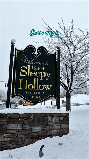 Snow days in Sleepy Hollow ❄️ A fresh blanket of snow has a way of making familiar places feel brand new. The Welcome to Sleepy Hollow sign, the Old Dutch Church, Philipsburg Manor, and the Headless Horseman statue all look extra picturesque when everything’s dusted in white- sharper, quieter, and somehow more dramatic against the winter sky. Even everyday walks feel different. A stroll down Beekman Avenue turns into something slower and softer, with snow-lined sidewalks, cute window displays, a