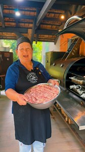 NOVIDADE: linguicinha de pato 🦆 senão conhece ainda, venha provar 💚 Faça sua reserva pelo WhatsApp 📲47 996304888 📍Benedito Novo - SC #blumenau #pomerode #florianopolis #indaial | Recanto Grünenberg