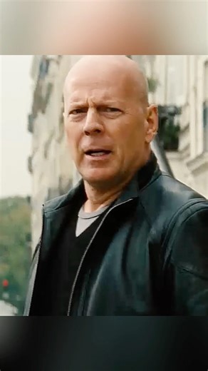 Red 2 (2013) | Paris Chase – High-Speed Chaos Through the Streets 🇫🇷🚗💥