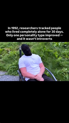 Gutz on Instagram: "1. The experiment took place in the Swiss Alps: no phones, no letters, no human contact. After the first week, most participants showed symptoms of social withdrawal — slower speech, disrupted sleep, increased cortisol. But a small group became sharper, calmer, and more focused. 2. They weren’t introverts. They were what psychologists later called self-referential thinkers — people who talk to themselves in second person. Instead of “I can do this,” they said, “You can handle