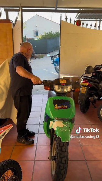 Dejamos por finalizada esta derbi aventura que nos trajeron desde Sevilla hace unos meses. Motor echo desde cero para usar a diario sin problema , preparación fiable y que anda bastante bien 👍 #derbi #variant #motor #metrakit #taller