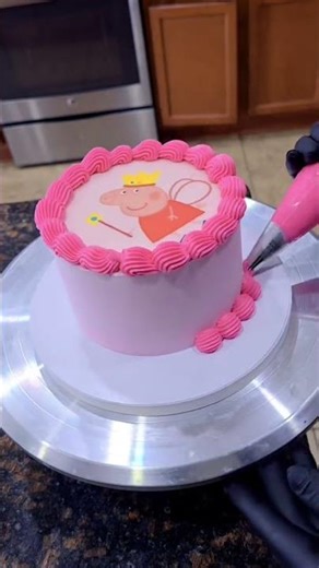 Peppa Pig Birthday Cake