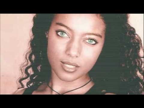 Playahitty - The summer is magic