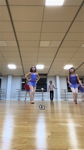 Quand les petites danseuses ont envie de chanter … j’en profite pour leur faire travailler la musicalité et les petits sauts … voici comment j’ai fait !! #profdedanse #tipsdanse #danseenfants #tipsdanseenfant