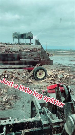 #wisconsin #firewood #logsplitter #caseih #farmtok