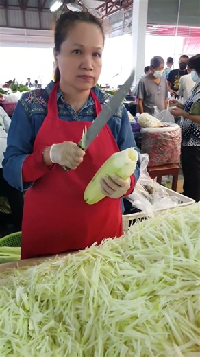 No Pounding, No Mortar: Just Chop the Papaya and You're Ready to Sell