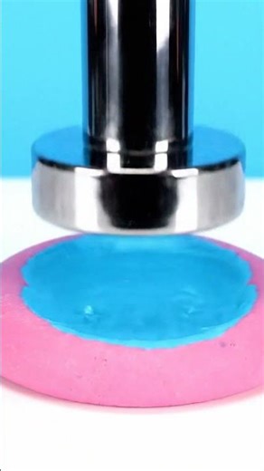 Pressing Random Soft Things Until They Burst!