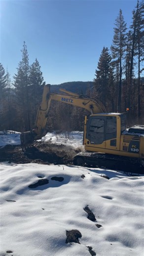 🚜 Field Update from the Line From Heavy Equipment Boss (HEQB) Showing Fire Repair Work Continues These photos, sent in from the fire area yesterday and today by HEQB Dawson Bretz, show light snow now blanketing the higher elevations of the Lower Sugarloaf Fire. Even with the chill in the air, operators and firefighters continue vital suppression repair work — restoring dozer lines, grading roads, and stabilizing slopes before heavier snow arrives. Crews are working their way down from the high 