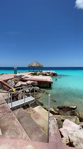 This is your sign to drive over to Coral Estate Luxury Resort and spend a lovely day at our beach! ☀️🌴🐠🌊 🎥 @rowenna_vdl @donsses #karaktercuracao #karakterbeach #karakterrestaurant #curacao #curacaobeach #todocuracao #hotspotscuracao #beachday #beachlover #islandlife | Karakter Curacao