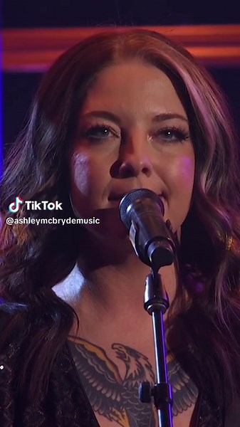 Best Performances at the CMA Awards 2023 | Inspiring Light On in the Kitchen