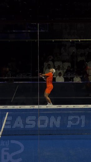 Formas de hacer un globo. L👀O: @leo_augsburger #PadelFIP🌍 | FIP - International Padel Federation