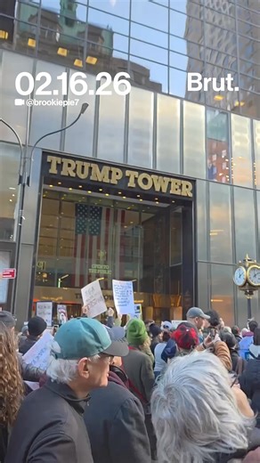 Thousands of people took to the streets of New York City Monday to protest Trump's presidency on Presidents' Day. Many gathered outside Trump Tower to express how they feel about the president. #TrumpTower #PresidentsDay #Protest #Demonstration #NewYork | Brut